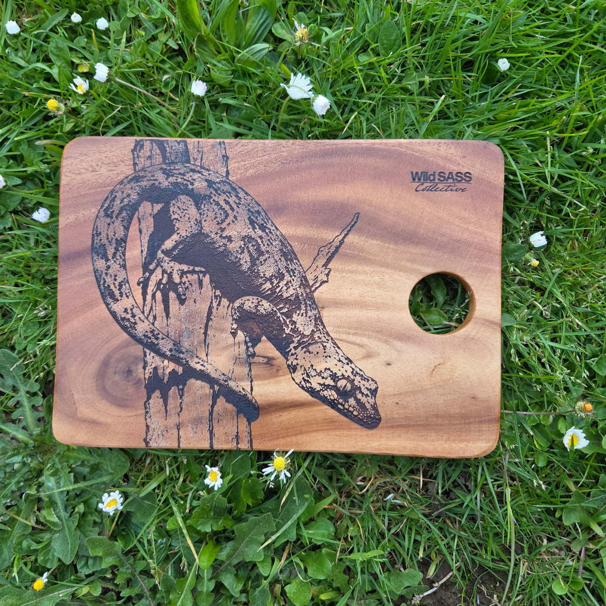 Forest gecko x Engraved Acacia Board